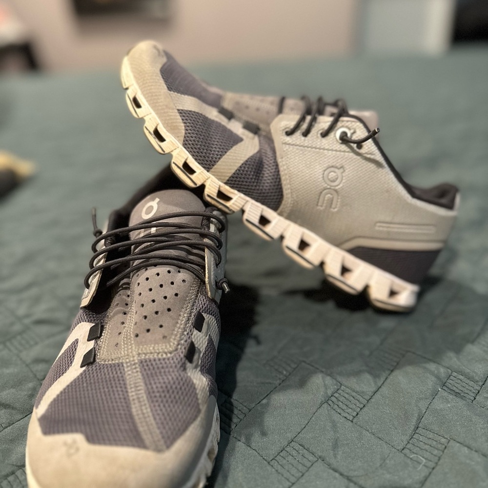 On Running Women's Athletic Shoes in Gray and Black